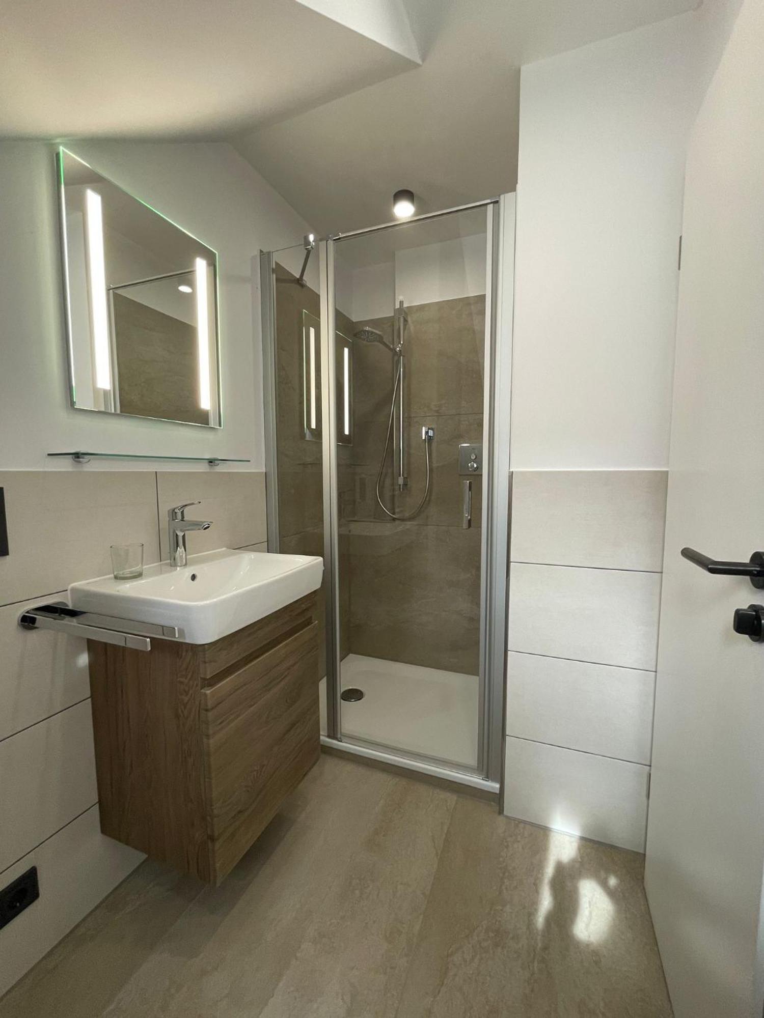 Haus Breslau Hotel บอร์คุม ห้อง รูปภาพ